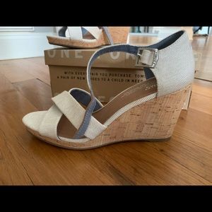 BNIB Women’s TOMS Sienna Wedges Size 8.5